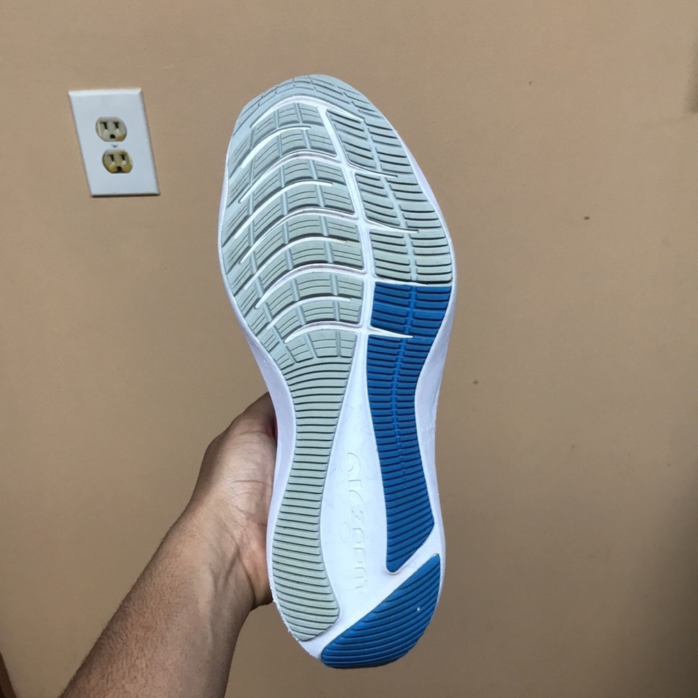 Nike Winflo 8 “Wolf Grey Bright Crimson” - Picture 11 of 15